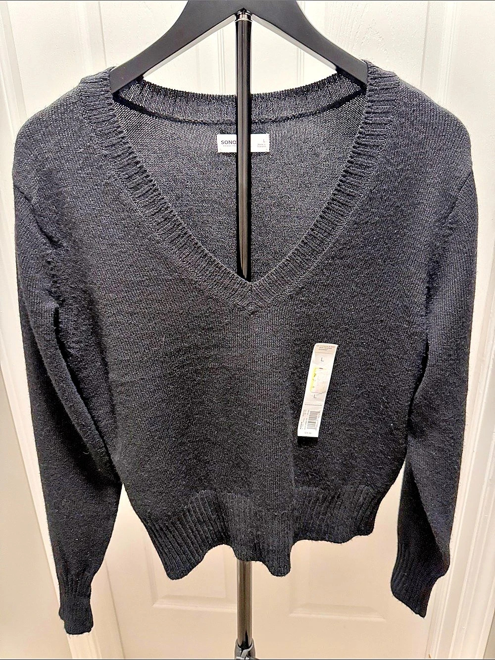 Sonoma V-Neck Sweater in Black Size Large NWT